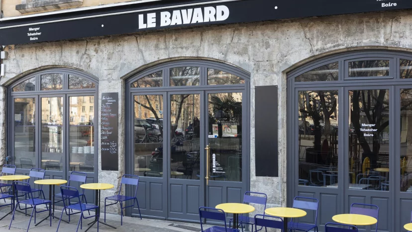 Le Bavard