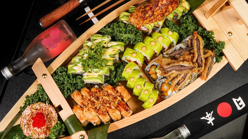 Su canoe sushi 